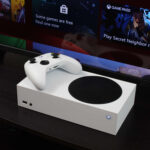 مجموعه کنسول بازی مایکروسافت مدل Xbox Series S ظرفیت 512 گیگابایت به همراه دسته اضافی