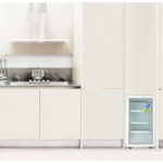 یخچال 5 فوت ایستکول مدل TM-4294-CS، با ارتفاع 80، پهنای 45 و عمق 52 سانتی متر، میزان مصرف انرژی C، دارای 4 طبقه در یخچال، دارای پایه های قابل تنظیم